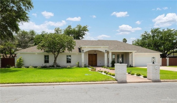 1313 Oriole Avenue, McAllen, TX 78504, 4 Bedrooms Bedrooms, ,5 BathroomsBathrooms,Residential,For Sale,1313 Oriole Avenue,469350