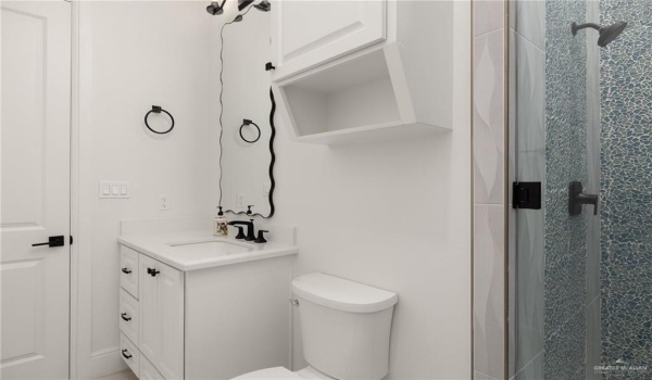 1313 Oriole Avenue, McAllen, TX 78504, 4 Bedrooms Bedrooms, ,5 BathroomsBathrooms,Residential,For Sale,1313 Oriole Avenue,469350