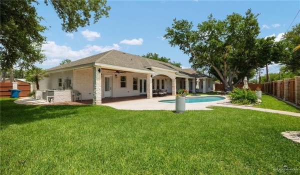 1313 Oriole Avenue, McAllen, TX 78504, 4 Bedrooms Bedrooms, ,5 BathroomsBathrooms,Residential,For Sale,1313 Oriole Avenue,469350
