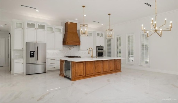 1313 Oriole Avenue, McAllen, TX 78504, 4 Bedrooms Bedrooms, ,5 BathroomsBathrooms,Residential,For Sale,1313 Oriole Avenue,469350