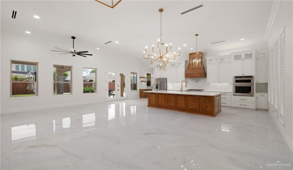 1313 Oriole Avenue, McAllen, TX 78504, 4 Bedrooms Bedrooms, ,5 BathroomsBathrooms,Residential,For Sale,1313 Oriole Avenue,469350