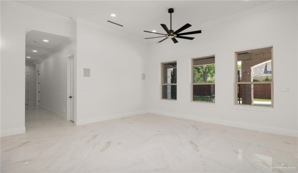 1313 Oriole Avenue, McAllen, TX 78504, 4 Bedrooms Bedrooms, ,5 BathroomsBathrooms,Residential,For Sale,1313 Oriole Avenue,469350