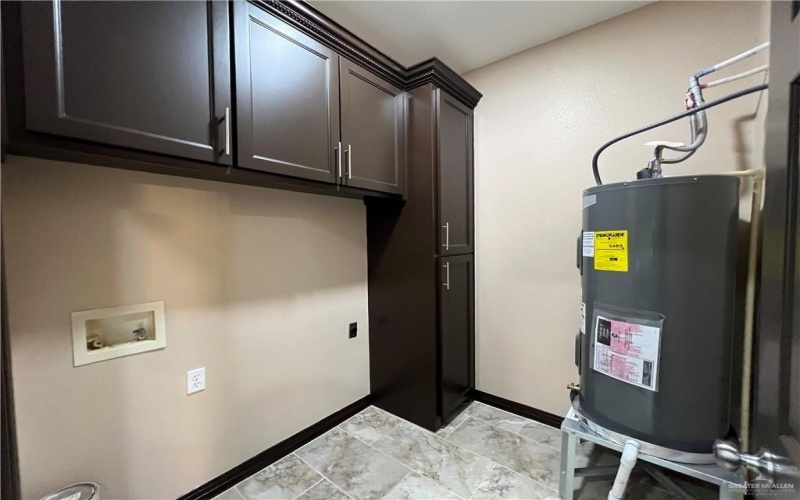 911 S 19th Avenue, Edinburg, TX 78539, 3 Bedrooms Bedrooms, ,2 BathroomsBathrooms,Residential,For Sale,911 S 19th Avenue,470066