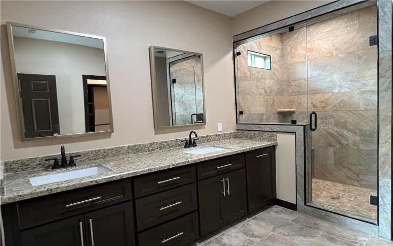 911 S 19th Avenue, Edinburg, TX 78539, 3 Bedrooms Bedrooms, ,2 BathroomsBathrooms,Residential,For Sale,911 S 19th Avenue,470066