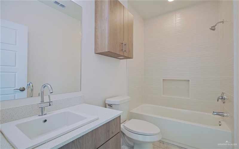 5308 Vision Street #B, Rio Grande City, TX 78582, 2 Bedrooms Bedrooms, ,2 BathroomsBathrooms,Residential Lease,For Rent,5308 Vision Street,470088