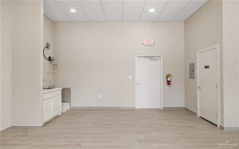 1229 E Griffin Parkway #D, Mission, TX 78572, ,Arrendamiento Comercial,En Alquiler,1229 E Griffin Parkway,469449