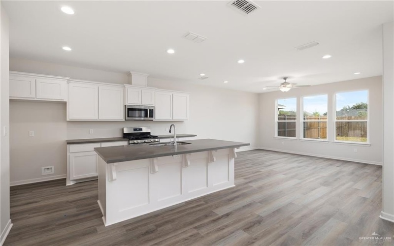 1420 Zurich Avenue, McAllen, TX 78504, 3 Bedrooms Bedrooms, ,2 BathroomsBathrooms,Residential,For Sale,1420 Zurich Avenue,470093