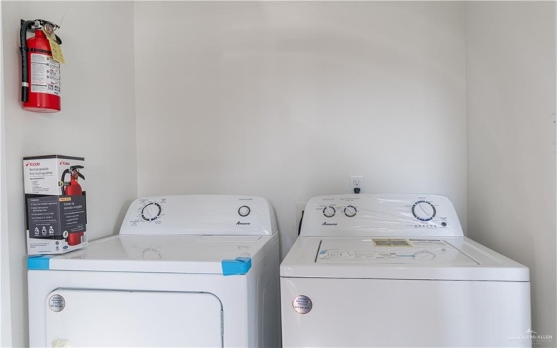 1006 N Clarence Avenue #2, Edinburg, TX 78541, 2 Bedrooms Bedrooms, ,2 BathroomsBathrooms,Residential Lease,For Rent,1006 N Clarence Avenue,469450