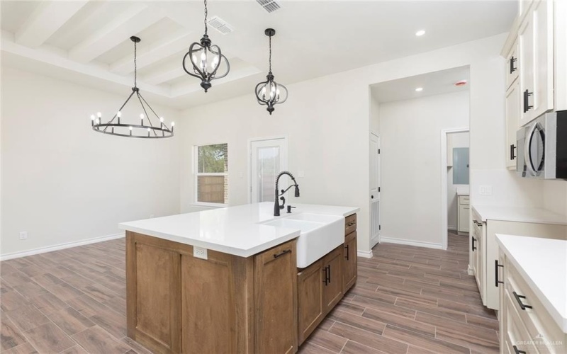 6001 Reymundo Street, Edinburg, TX 78542, 4 Bedrooms Bedrooms, ,2 BathroomsBathrooms,Residential,For Sale,6001 Reymundo Street,470116