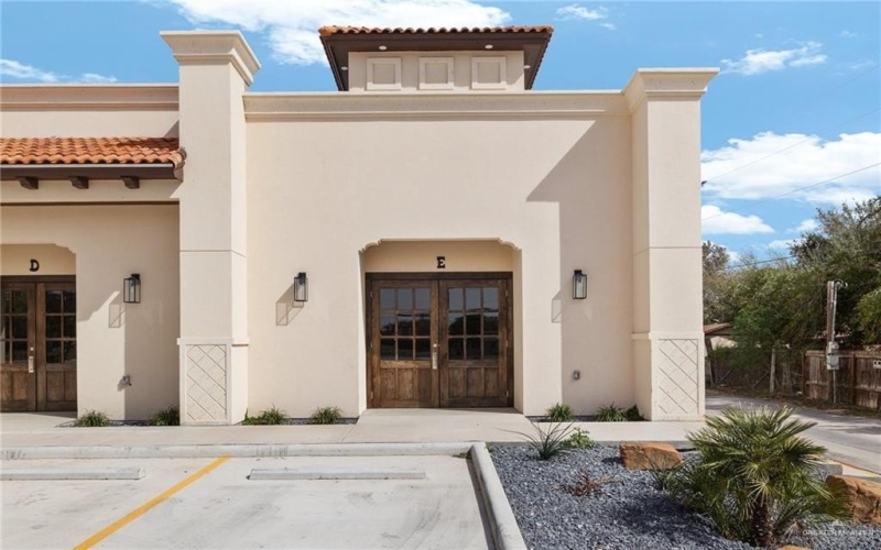 1229 E Griffin Parkway #E, Mission, TX 78572, ,Arrendamiento Comercial,En Alquiler,1229 E Griffin Parkway,469451