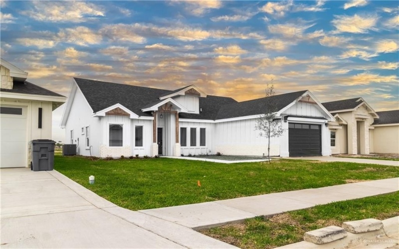 1005 Broken Arrow Drive, Alamo, TX 78516, 3 Bedrooms Bedrooms, ,2 BathroomsBathrooms,Residential,For Sale,1005 Broken Arrow Drive,464243