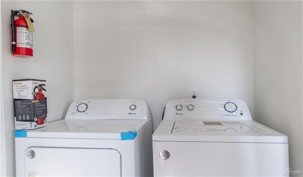 1006 N Clarence Avenue #3, Edinburg, TX 78541, 3 Bedrooms Bedrooms, ,2 BathroomsBathrooms,Residential Lease,For Rent,1006 N Clarence Avenue,469459