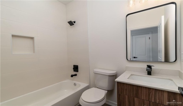 1006 N Clarence Avenue #3, Edinburg, TX 78541, 3 Bedrooms Bedrooms, ,2 BathroomsBathrooms,Residential Lease,For Rent,1006 N Clarence Avenue,469459