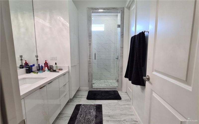 6711 N 11th Lane N, McAllen, TX 78504, 3 Habitaciones Habitaciones , ,3 BañosBaños,Residential,En Venta,6711 N 11th Lane N,470147