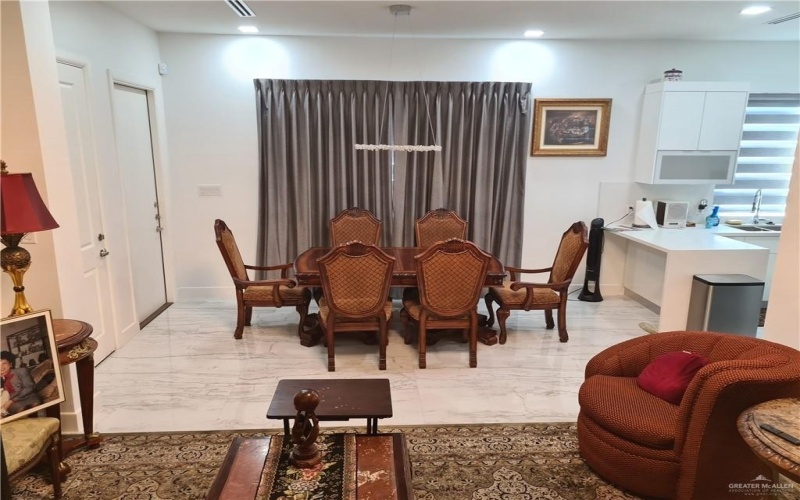 6711 N 11th Lane N, McAllen, TX 78504, 3 Habitaciones Habitaciones , ,3 BañosBaños,Residential,En Venta,6711 N 11th Lane N,470147