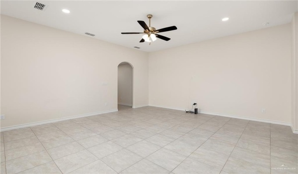 313 Olympic Street, Edinburg, TX 78541, 4 Bedrooms Bedrooms, ,2 BathroomsBathrooms,Residential,For Sale,313 Olympic Street,470149