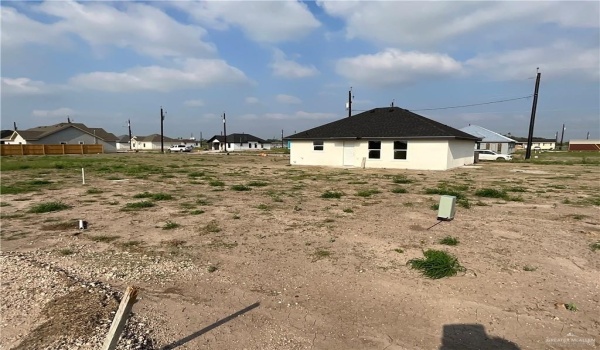 2360 Victoriano Street, Weslaco, TX 78596, 3 Bedrooms Bedrooms, ,2 BathroomsBathrooms,Residential,For Sale,2360 Victoriano Street,464247