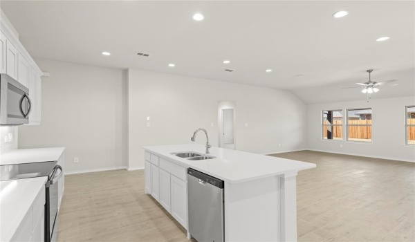 2105 Hickory Lane, Aubrey, TX 76227, 3 Bedrooms Bedrooms, ,2 BathroomsBathrooms,Residential,For Sale,2105 Hickory Lane,20866466