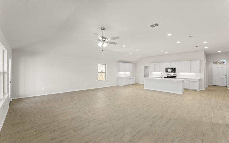 2105 Hickory Lane, Aubrey, TX 76227, 3 Bedrooms Bedrooms, ,2 BathroomsBathrooms,Residential,For Sale,2105 Hickory Lane,20866466