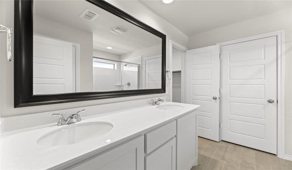2105 Hickory Lane, Aubrey, TX 76227, 3 Bedrooms Bedrooms, ,2 BathroomsBathrooms,Residential,For Sale,2105 Hickory Lane,20866466