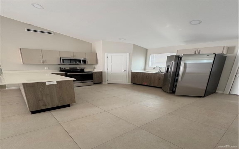1200 E Hibiscus Avenue #2, McAllen, TX 78501, 1 Bedroom Bedrooms, ,1 BathroomBathrooms,Residential Lease,For Rent,1200 E Hibiscus Avenue,469478