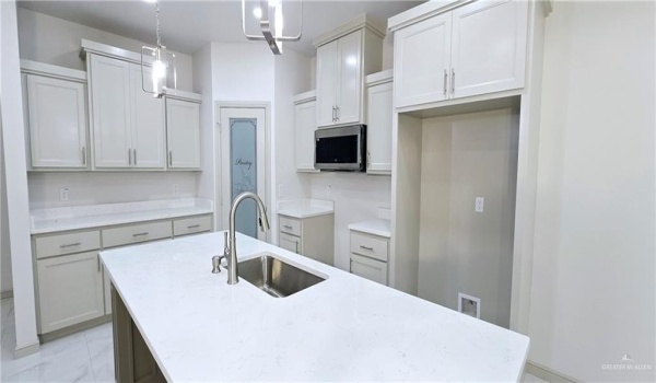 3603 Champagne Drive, Pharr, TX 78577, 3 Bedrooms Bedrooms, ,2 BathroomsBathrooms,Residential,For Sale,3603 Champagne Drive,464321