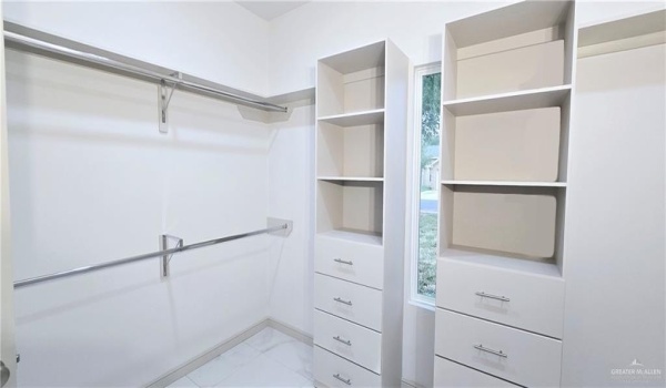 3603 Champagne Drive, Pharr, TX 78577, 3 Bedrooms Bedrooms, ,2 BathroomsBathrooms,Residential,For Sale,3603 Champagne Drive,464321