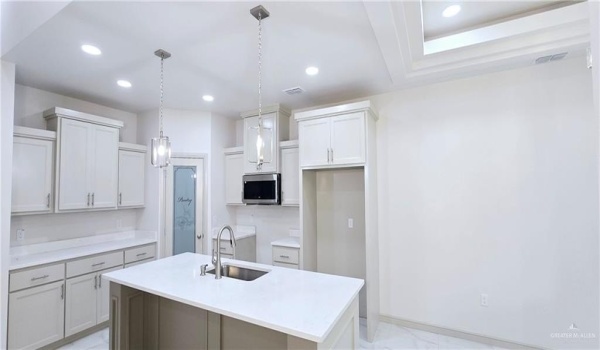 3603 Champagne Drive, Pharr, TX 78577, 3 Bedrooms Bedrooms, ,2 BathroomsBathrooms,Residential,For Sale,3603 Champagne Drive,464321