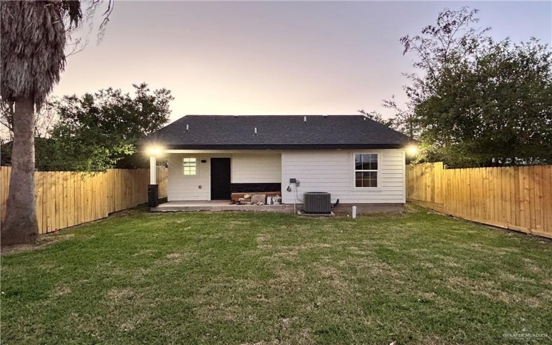 612 S 21st Street, Donna, TX 78537, 2 Bedrooms Bedrooms, ,2 BathroomsBathrooms,Residential,For Sale,612 S 21st Street,464388