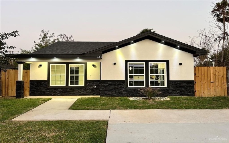 612 S 21st Street, Donna, TX 78537, 2 Bedrooms Bedrooms, ,2 BathroomsBathrooms,Residential,For Sale,612 S 21st Street,464388