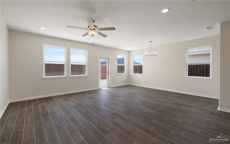 813 S Templo Dorado, Mission, TX 78572, 4 Bedrooms Bedrooms, ,3 BathroomsBathrooms,Residential,For Sale,813 S Templo Dorado,469495