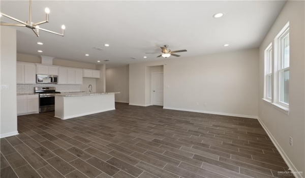 813 S Templo Dorado, Mission, TX 78572, 4 Bedrooms Bedrooms, ,3 BathroomsBathrooms,Residential,For Sale,813 S Templo Dorado,469495