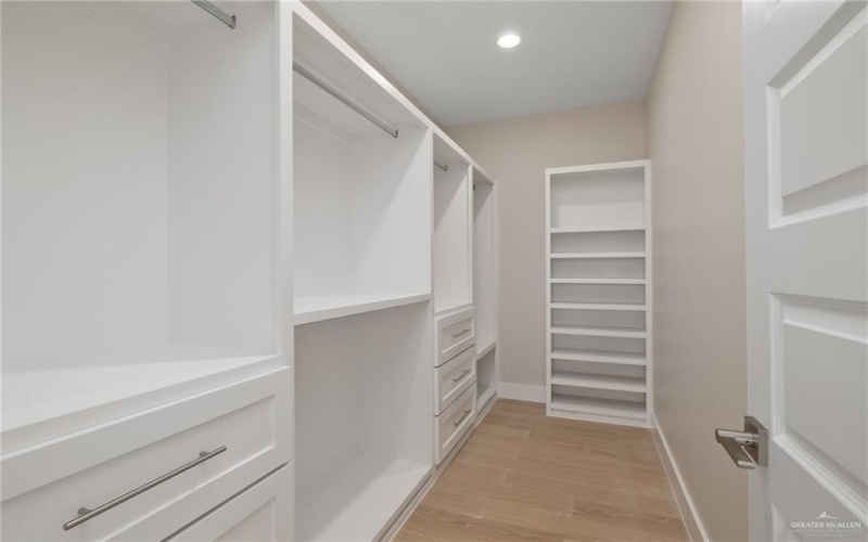 2615 Windsor Street, Edinburg, TX 78541, 3 Bedrooms Bedrooms, ,3 BathroomsBathrooms,Residential,For Sale,2615 Windsor Street,470229