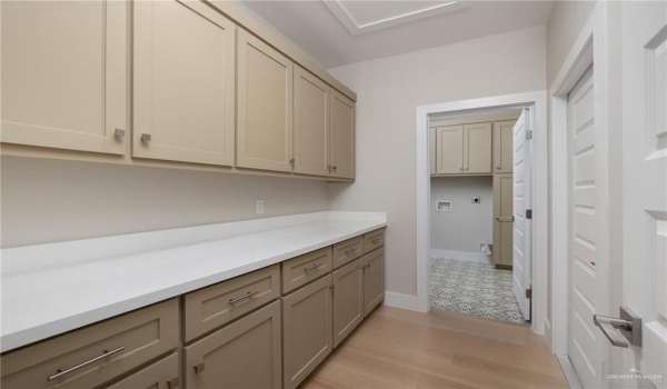 2615 Windsor Street, Edinburg, TX 78541, 3 Bedrooms Bedrooms, ,3 BathroomsBathrooms,Residential,For Sale,2615 Windsor Street,470229