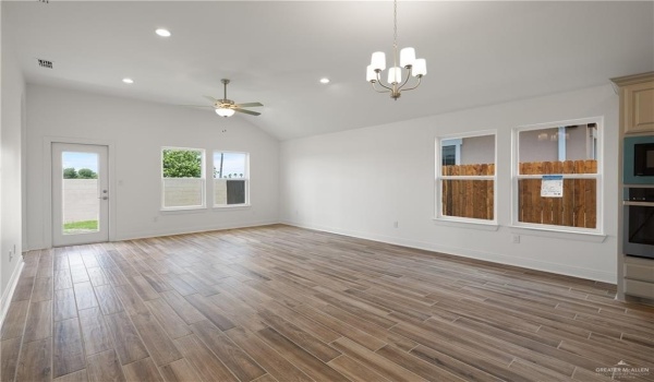 2206 Seagull Lane, Mission, TX 78572, 3 Bedrooms Bedrooms, ,2 BathroomsBathrooms,Residential,For Sale,2206 Seagull Lane,469615