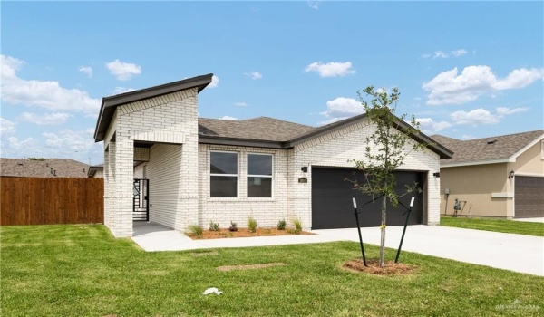 2600 N Day Lily Avenue, Edinburg, TX 78541, 3 Bedrooms Bedrooms, ,2 BathroomsBathrooms,Residential,For Sale,2600 N Day Lily Avenue,470232
