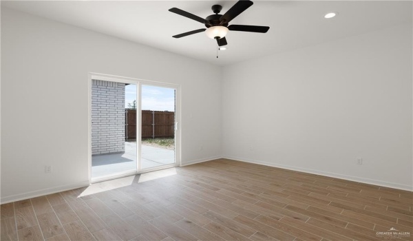 2600 N Day Lily Avenue, Edinburg, TX 78541, 3 Bedrooms Bedrooms, ,2 BathroomsBathrooms,Residential,For Sale,2600 N Day Lily Avenue,470232