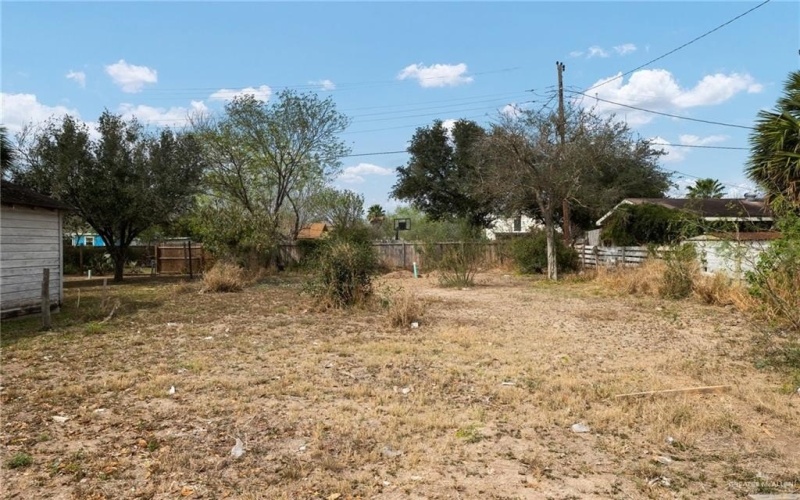 1047 S Illinois Street, Mercedes, TX 78570, 3 Bedrooms Bedrooms, ,2 BathroomsBathrooms,Residential,For Sale,1047 S Illinois Street,464569
