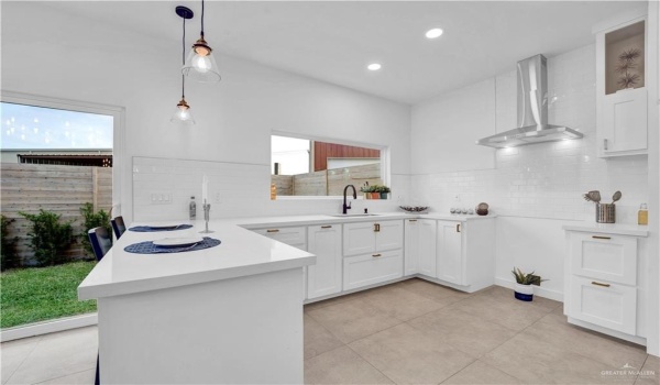 2605 Warbler Avenue, McAllen, TX 78504, 3 Bedrooms Bedrooms, ,2 BathroomsBathrooms,Residential,For Sale,2605 Warbler Avenue,470266