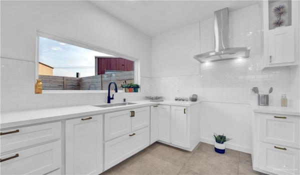 2605 Warbler Avenue, McAllen, TX 78504, 3 Bedrooms Bedrooms, ,2 BathroomsBathrooms,Residential,For Sale,2605 Warbler Avenue,470266
