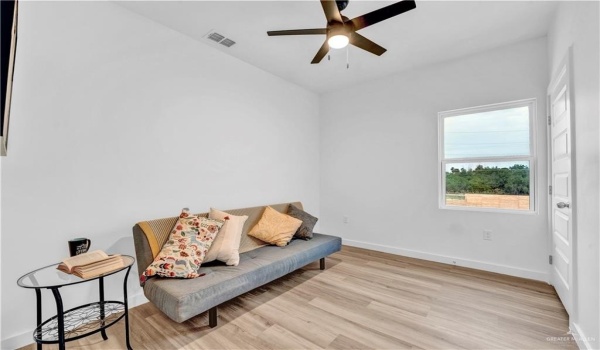 2605 Warbler Avenue, McAllen, TX 78504, 3 Bedrooms Bedrooms, ,2 BathroomsBathrooms,Residential,For Sale,2605 Warbler Avenue,470266