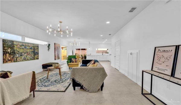 2605 Warbler Avenue, McAllen, TX 78504, 3 Bedrooms Bedrooms, ,2 BathroomsBathrooms,Residential,For Sale,2605 Warbler Avenue,470266