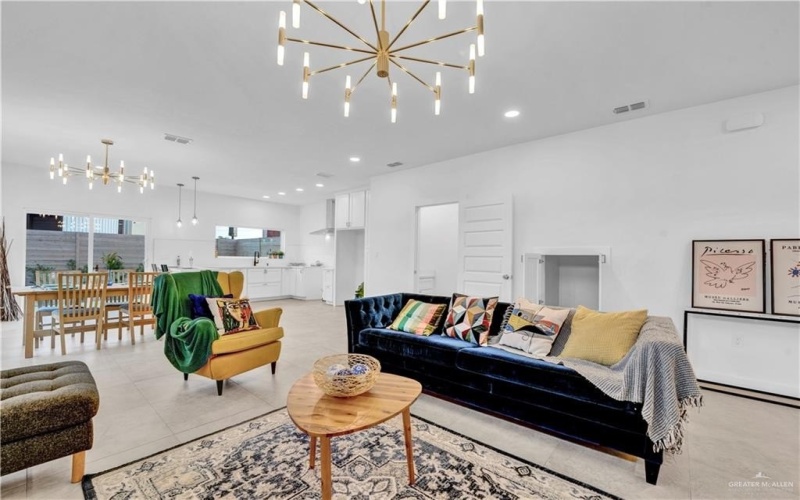 2605 Warbler Avenue, McAllen, TX 78504, 3 Bedrooms Bedrooms, ,2 BathroomsBathrooms,Residential,For Sale,2605 Warbler Avenue,470266