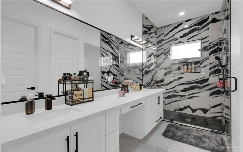 1301 Fairway Drive, Weslaco, TX 78599, 4 Bedrooms Bedrooms, ,3 BathroomsBathrooms,Residential,For Sale,1301 Fairway Drive,464683