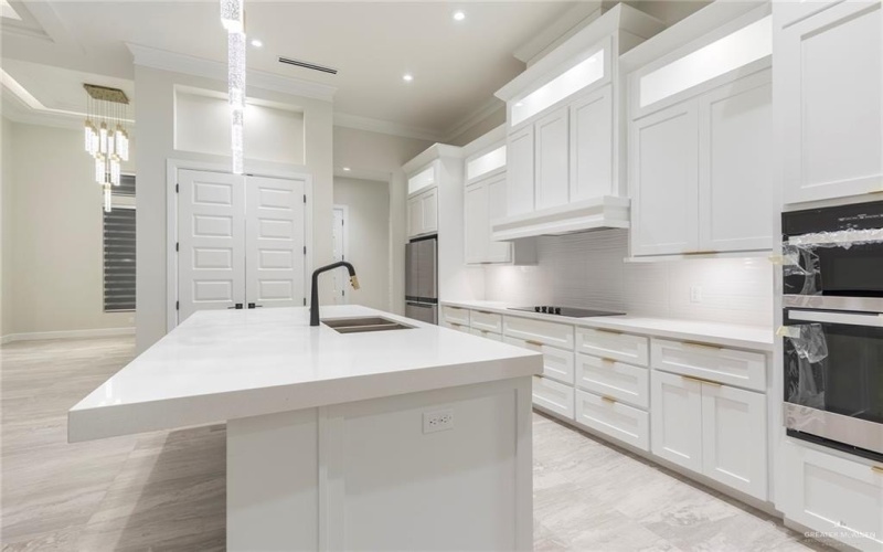 9811 24th Lane, McAllen, TX 78504, 4 Habitaciones Habitaciones , ,3 BañosBaños,Residential Lease,En Alquiler,9811 24th Lane,464697