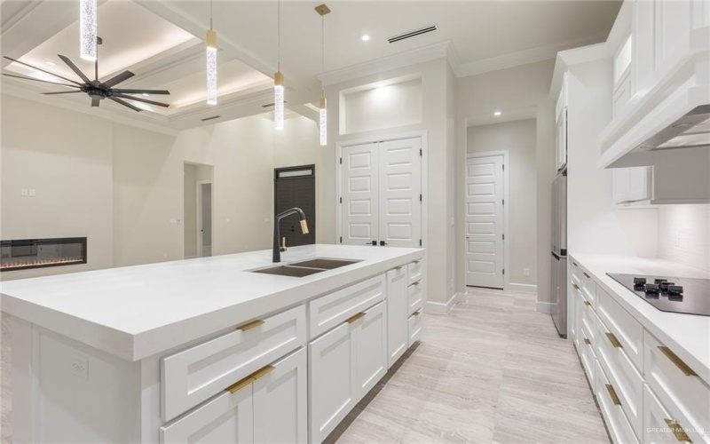 9811 24th Lane, McAllen, TX 78504, 4 Habitaciones Habitaciones , ,3 BañosBaños,Residential Lease,En Alquiler,9811 24th Lane,464697