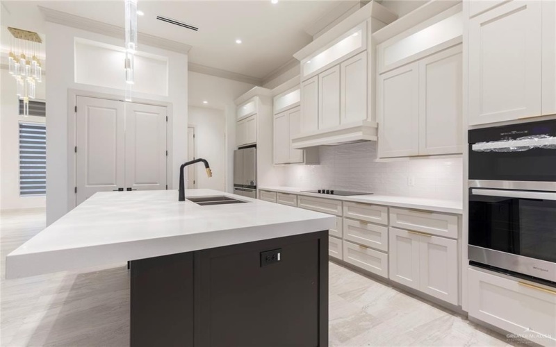 9815 24th Lane, McAllen, TX 78504, 4 Habitaciones Habitaciones , ,3 BañosBaños,Residential Lease,En Alquiler,9815 24th Lane,464699