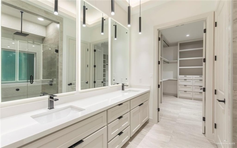 9815 24th Lane, McAllen, TX 78504, 4 Habitaciones Habitaciones , ,3 BañosBaños,Residential Lease,En Alquiler,9815 24th Lane,464699