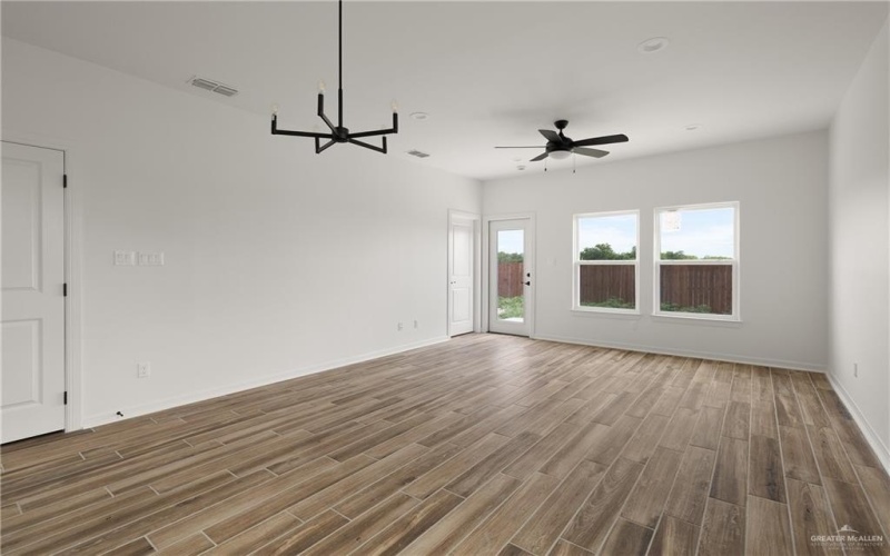 313 Houston Drive, Weslaco, TX 78599, 3 Habitaciones Habitaciones , ,2 BañosBaños,Residential,En Venta,313 Houston Drive,470324