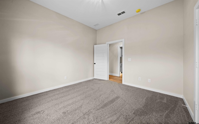 16221 Crossing Circle, Lindale, TX 75771, 3 Bedrooms Bedrooms, ,2 BathroomsBathrooms,Residential,For Sale,16221 Crossing Circle,24002584
